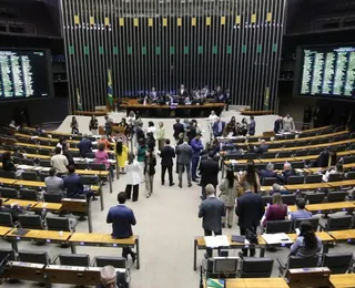 Câmara se divide sobre processo de Bolsonaro: ‘marco’ x ‘farsa’