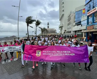 Caminhada Contra o Feminicídio reúne multidão na Barra