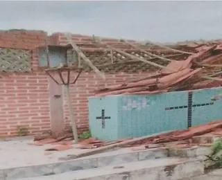 Capela apresenta risco de desabamento em Feira de Santana