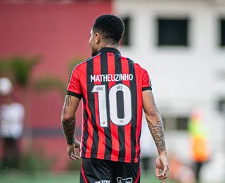 Com dores, meia é dúvida no Vitória para enfrentar o Palmeiras
