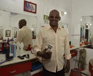 De Ray Charles a barbeiro: conheça Samuka, que mora no Costa Azul há 40 anos