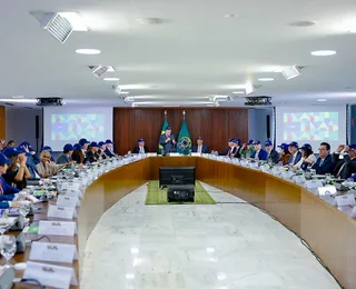 De olho na reeleição, Lula cobra lealdade de ministros do Centrão