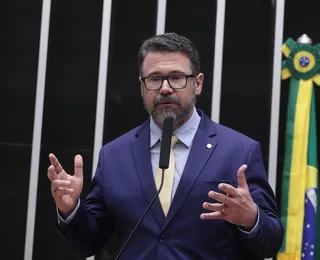 Deputado explica demora de sair da cadeira de Motta: "Sou autista"