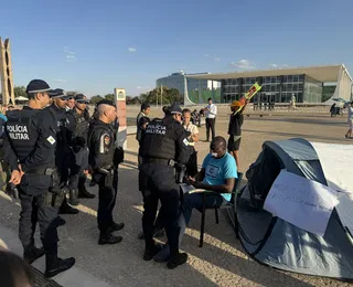 Deputados bolsonaristas acampam no STF contra medidas impostas a Bolsonaro