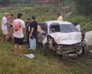 Dois homens morrem e cinco pessoas ficam feridas em acidente na Bahia