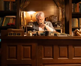 Este novo filme começa com o fim do mundo e termina de forma chocante