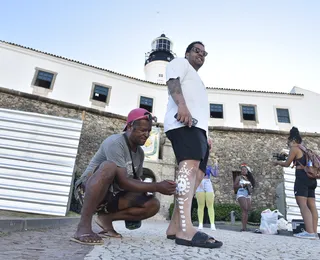 Extorsão a turistas com pinturas já levou seis à prisão em Salvador
