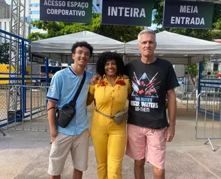 Família chega cedo e abre fila no Festival A TARDE FM em Salvador