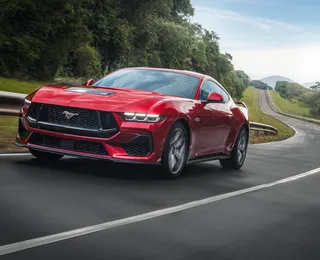 Ford Mustang GT é testado em Salvador e mostra equilíbrio entre força e conforto