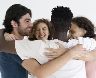 Frases do Dia do Amigo: veja 50 mensagens para você enviar no WhatsApp