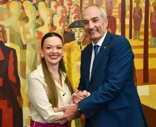 Isabela Suarez tomou posse como nova presidente da Associação Comercial da Bahia