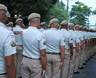 Jerônimo promove mudança nas regras da PM Bahia