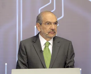 Mário Kertész, uma vida em livro, entre choros e risos, com leveza