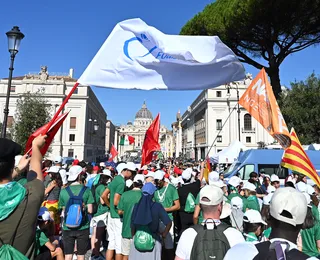 Missa de Papa Leão para jovens reúne milhares de peregrinos em Roma