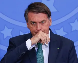“O velho está magro”: Bolsonaro não quer comer, revela Carlos