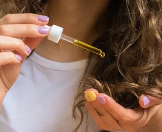 Óleo de rícino: alternativa natural ao minoxidil para queda de cabelo