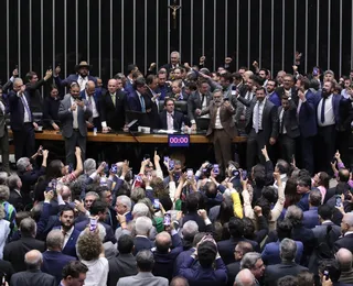 Oposição acusa Lula de discurso duplo após fala sobre cassação
