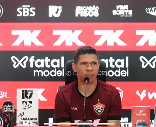 Osvaldo vê evolução "nítida" no Vitória e enaltece garotos da base