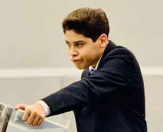 Pastor mirim reage a acusações de falso profeta: "Deixa eu falar da sua amante"