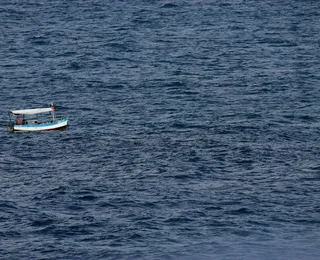 Pescadores passam cinco dias à deriva e são resgatados no sul da Bahia