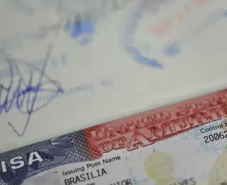 Revisão de 55 milhões de vistos pode levar a deportações nos EUA