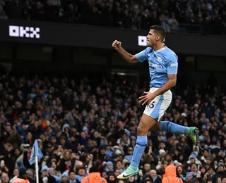 Rodri na reserva e clássicos agitam futebol brasileiro e europeu