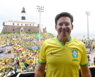 Roma defende anistia e critica julgamento de Bolsonaro em ato na Barra