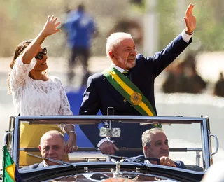 Sob lema "Brasil Soberano", Lula abre desfile do 7 de Setembro