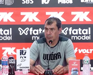 Tropeço frustra Carille, mas desempenho anima: "Melhor jogo até agora"