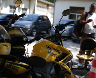 Uber e 99 pagam multa por manterem trabalho de mototaxistas