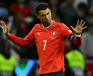 Vídeo: Cristiano Ronaldo se irrita com fã e toma atitude surpreendente