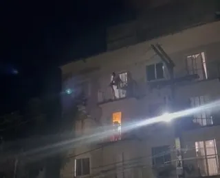 Vídeo: mulher morre a marretadas por companheiro em Lauro de Freitas