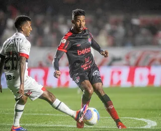 Vitória e São Paulo desafiam invencibilidades em jogo pelo Brasileirão