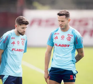 Crise financeira, vaidade e desleixo comprometem clubes brasileiros - Imagem