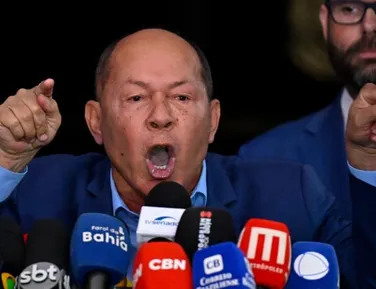 Deputado pede Forças Armadas e cita golpe de 64 ao defender Bolsonaro - Imagem