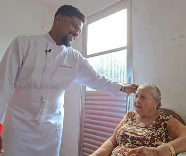 Prato feito com sangue de frango ajuda chef a resgatar raízes familiares - Imagem