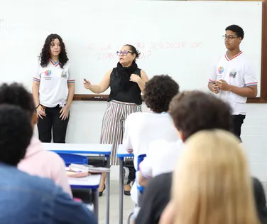 SEC oferece aulas gratuitas de português e matemática; confira locais - Imagem
