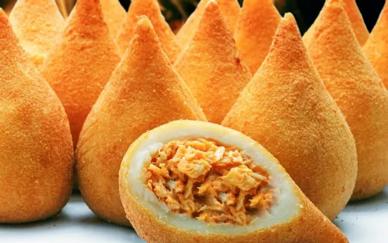 Aprenda a fazer massa rápida de coxinha irresistível - Imagem
