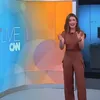 Apresentadora perde a postura e ri de homenagem ao papa em jornal ao vivo - Imagem