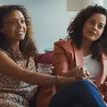 Atrizes reclamam de ‘apagamento’ de casal lésbico em Vale Tudo imagem