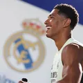 Foto polêmica de jogador com namorada viraliza e explicação surpreende imagem