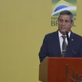 Fux acompanha maioria e vota por condenação de Braga Netto imagem