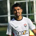 Kieza decidiu quando Vitória venceu o Grêmio pela última vez; relembre imagem