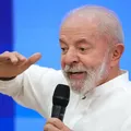 Lula embarca para os EUA em meio a polêmica sobre vistos imagem