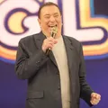Melhorou? Filho de Raul Gil atualiza estado de saúde do apresentador imagem