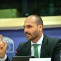 Moraes manda intimar Eduardo Bolsonaro por coação e ataque à democracia imagem