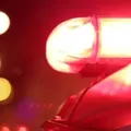 Mulher é agredida após flagrar marido aos beijos com outro homem imagem