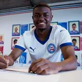 Pivete de Aço: Bahia oficializa renovação com meio-campista Sidney imagem