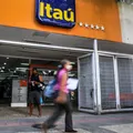 "Trabalhadores sacrificados": demissão em massa no Itaú gera polêmica imagem