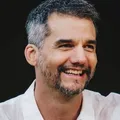 Wagner Moura vai a restaurante em Salvador durante pré-estreia de filme imagem